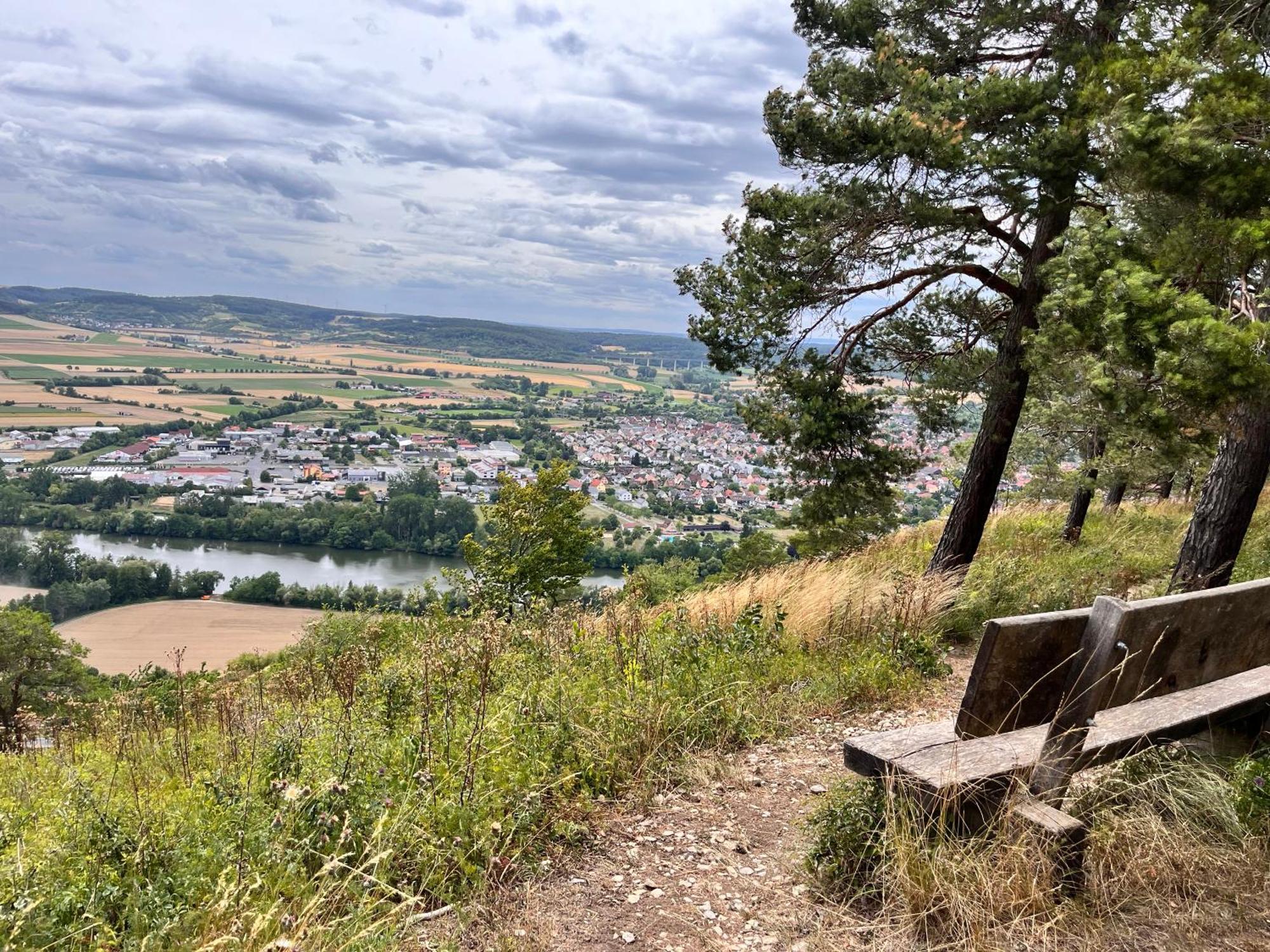 Ferienhaus Weinbergblick - Nahe Wuerzburg - 2 Schlafzimmer - Familienfreundlich - Terrasse Unterleinach Kültér fotó